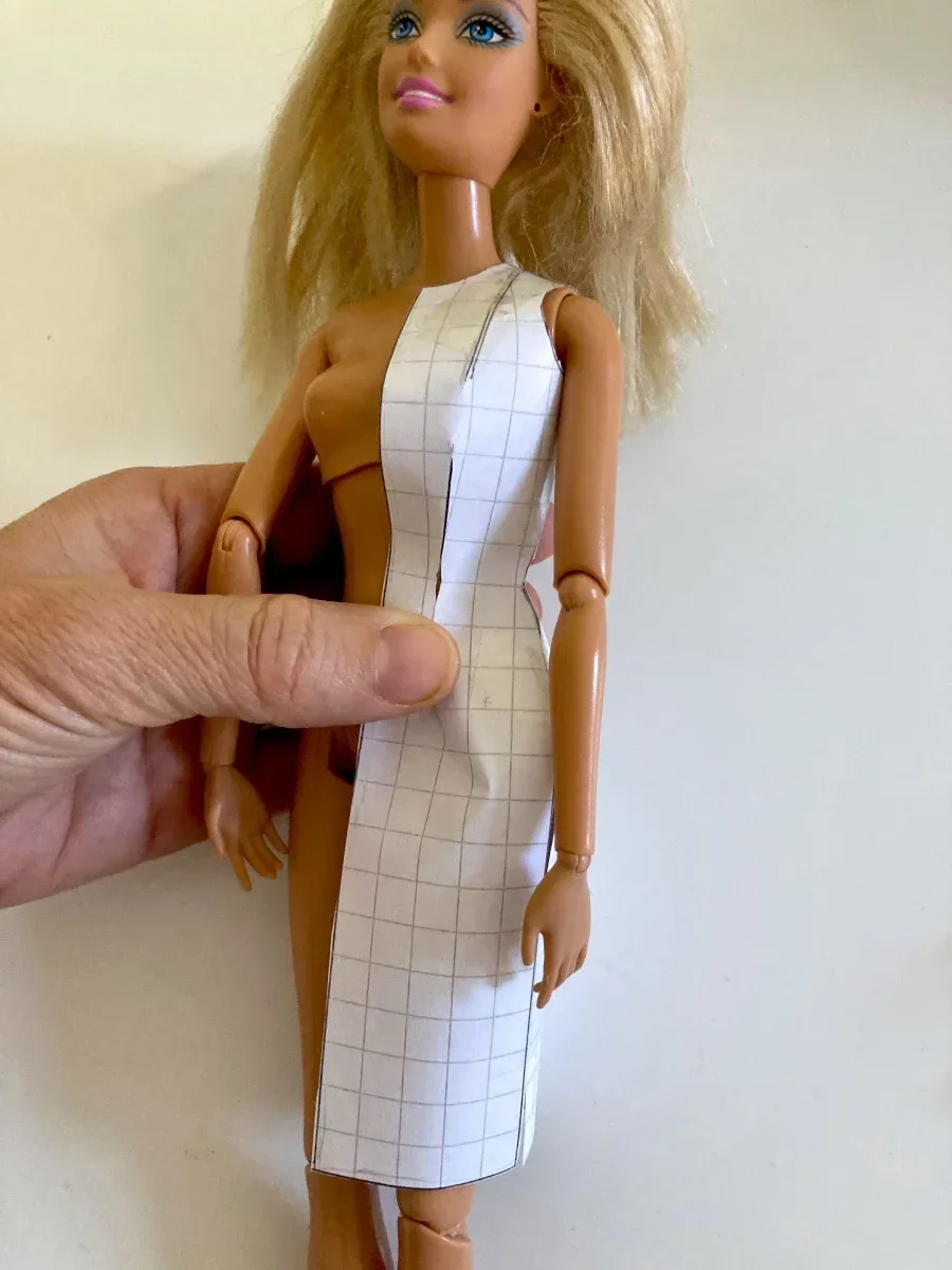 Photo du patron Patrons de Base Barbie MTM (Corsage, Jupe, Robe) cousu · vue 1 sur 2