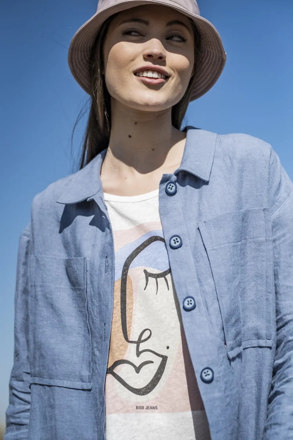 Photo du patron Madou Overshirt Sewing Pattern cousu · vue 1 sur 8