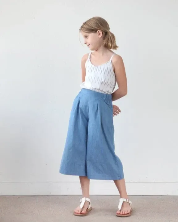 Photo du patron Mini Emerson Crop Pant / Short cousu · vue 1 sur 4